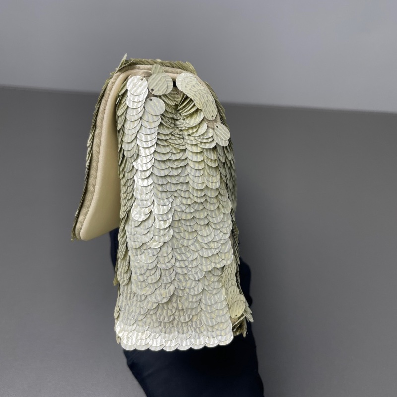 Chanel限量重工cf 秀款太空銀亮片 鏈條包 20*12*6 98新配件塵袋-5