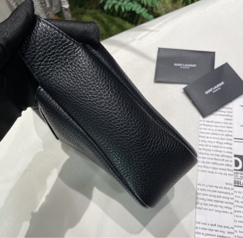 【98%新✨Rose同款✨全網最便宜】YSL黑金顆粒le5a7hobo mini腋下包 黑金 子母包-6