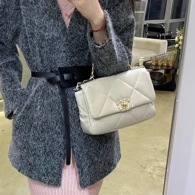 優雅千金風🤍99新Chanel香奈兒白色小號19bag手提包單肩斜挎包-12