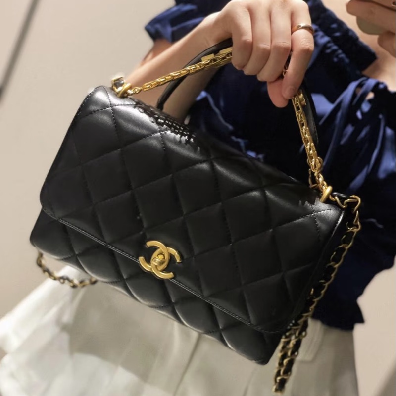 美神駕到❤️‍🔥99新限量🆕Chanel香奈兒黑金水鑽logo字母手柄秀款大號口蓋包鏈條包單肩斜挎包-0