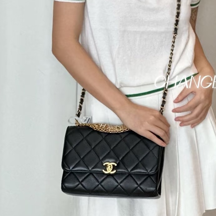 美神駕到❤️‍🔥99新限量🆕Chanel香奈兒黑金水鑽logo字母手柄秀款大號口蓋包鏈條包單肩斜挎包-3