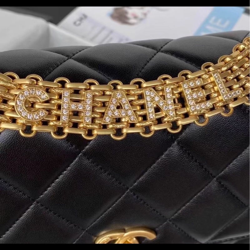 美神駕到❤️‍🔥99新限量🆕Chanel香奈兒黑金水鑽logo字母手柄秀款大號口蓋包鏈條包單肩斜挎包-11