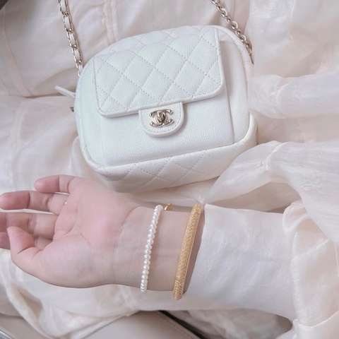 【94新 ✨ 全網最低價！】Chanel 香奈兒 白金 奶白色 相機單肩斜挎包色 荔枝牛皮 成色很好