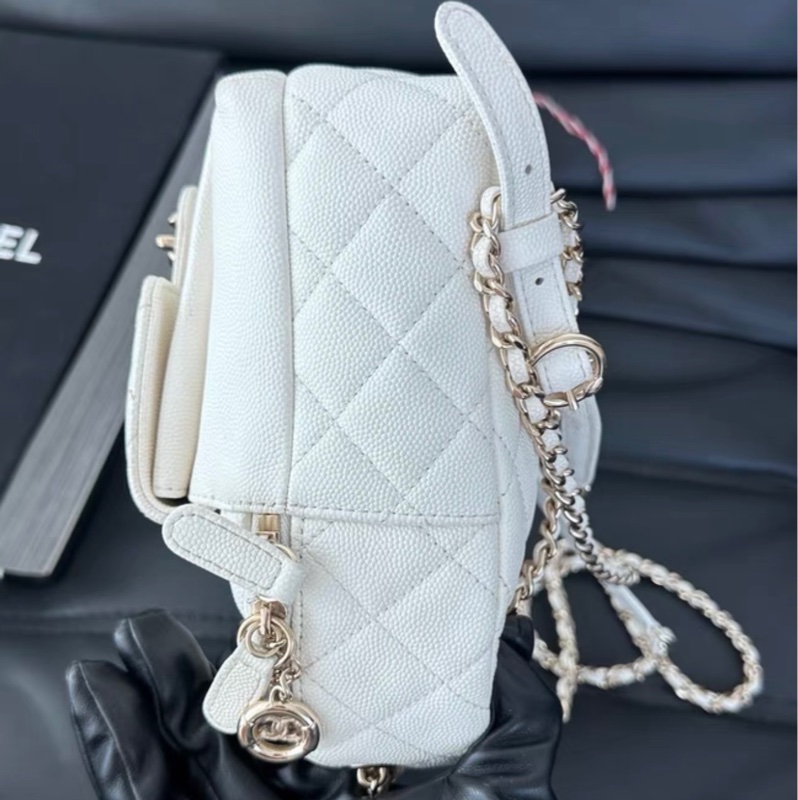 【96新 ✨ 全網最低價！】Chanel 香奈兒 荔枝牛皮雙肩包 白色金扣 有卡-8