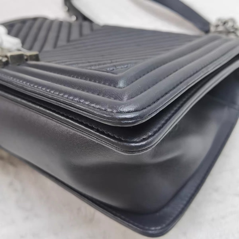 【97新 ✨ 全網最低價!】絕版Chanel香奈兒黑銀 山形紋Leboy中號 鐳射標 黑色銀扣 羊皮 (便宜出得快~購前先聯繫查詢庫存❗️)-5