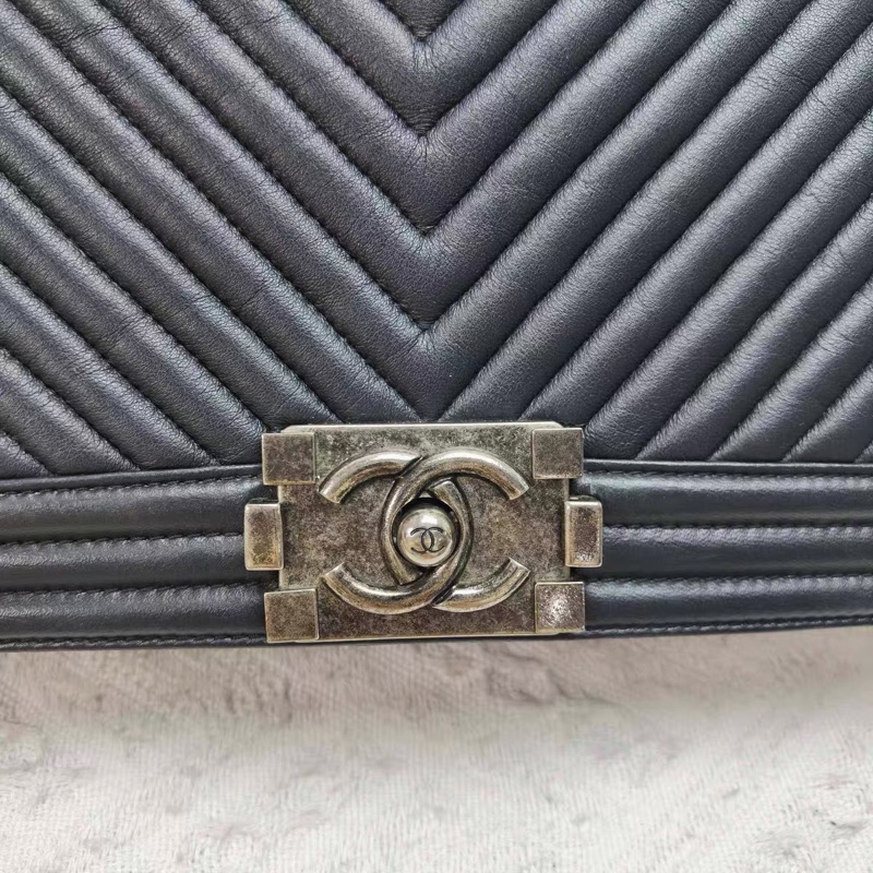 【97新 ✨ 全網最低價!】絕版Chanel香奈兒黑銀 山形紋Leboy中號 鐳射標 黑色銀扣 羊皮 (便宜出得快~購前先聯繫查詢庫存❗️)-11