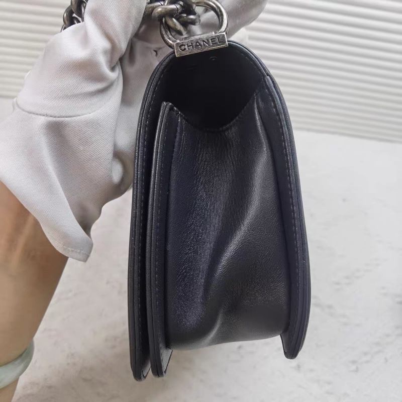 【97新 ✨ 全網最低價!】絕版Chanel香奈兒黑銀 山形紋Leboy中號 鐳射標 黑色銀扣 羊皮 (便宜出得快~購前先聯繫查詢庫存❗️)-14