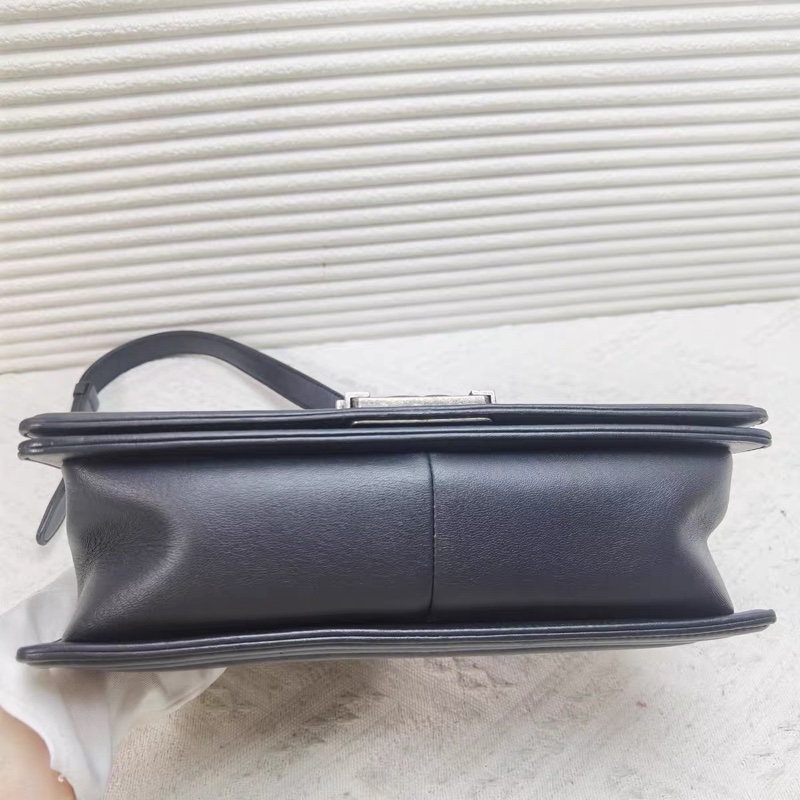 【97新 ✨ 全網最低價!】絕版Chanel香奈兒黑銀 山形紋Leboy中號 鐳射標 黑色銀扣 羊皮 (便宜出得快~購前先聯繫查詢庫存❗️)-15