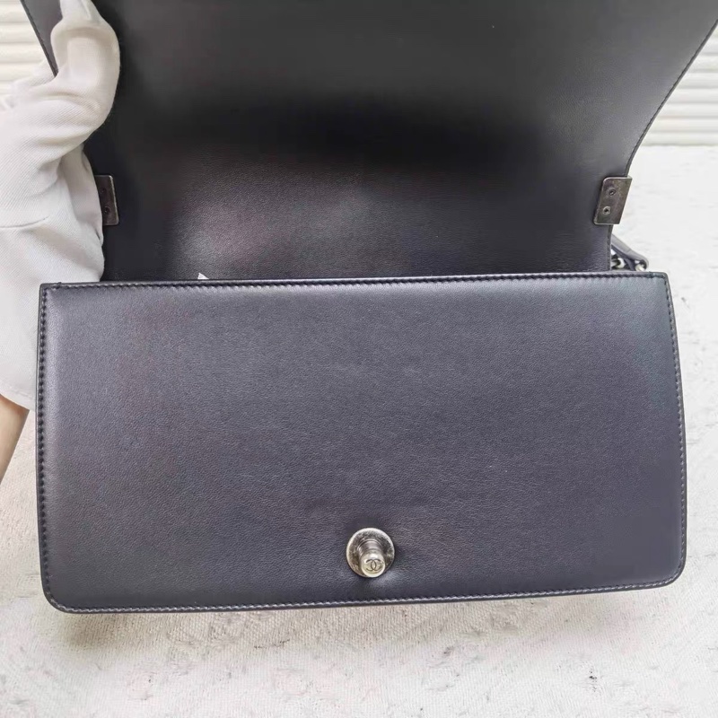 【97新 ✨ 全網最低價!】絕版Chanel香奈兒黑銀 山形紋Leboy中號 鐳射標 黑色銀扣 羊皮 (便宜出得快~購前先聯繫查詢庫存❗️)-18