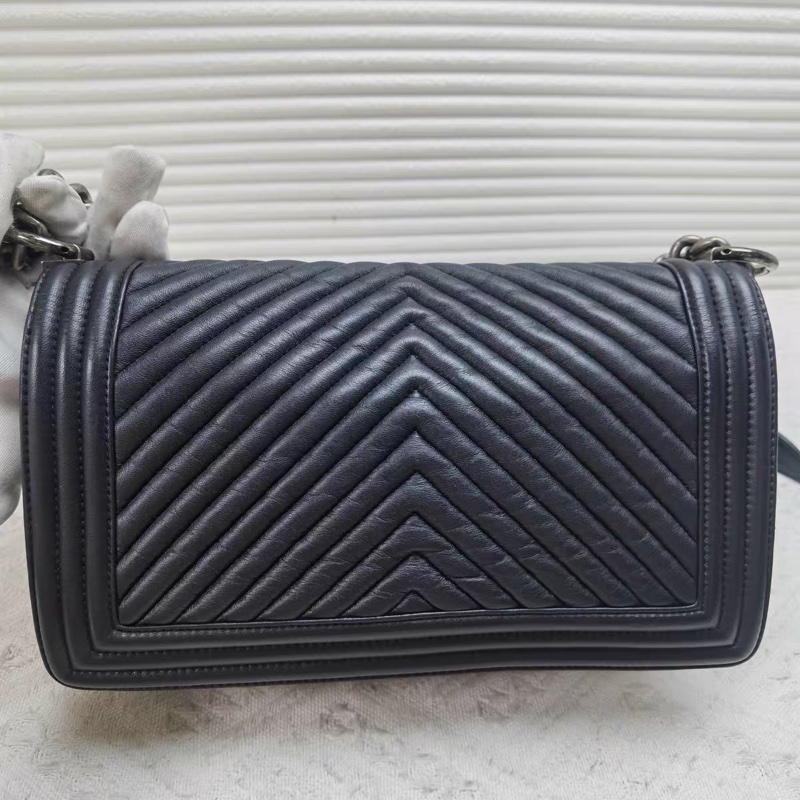 【97新 ✨ 全網最低價!】絕版Chanel香奈兒黑銀 山形紋Leboy中號 鐳射標 黑色銀扣 羊皮 (便宜出得快~購前先聯繫查詢庫存❗️)-29