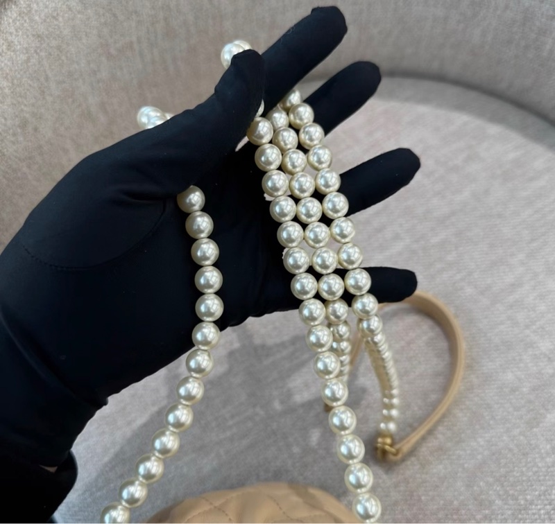 【97新 ✨ 全網最低價！】Chanel香奈兒 mini水桶包 杏色 小羊皮珍珠鏈條-6