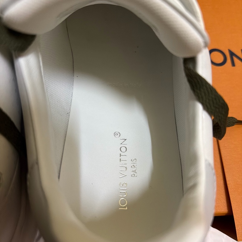 LV限量星鑽小白鞋（高雄漢神巨蛋購入）-8