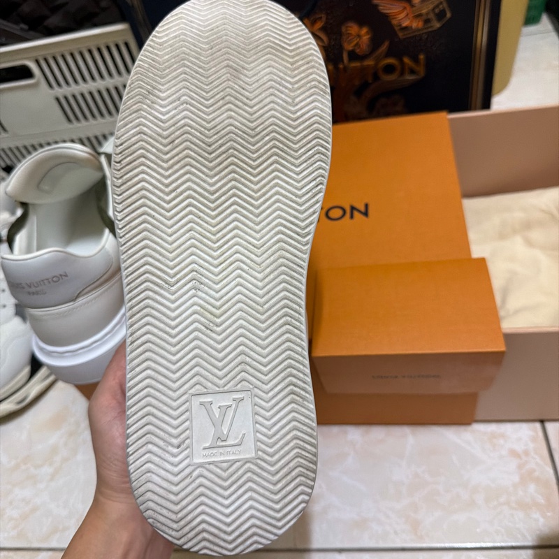 LV限量星鑽小白鞋（高雄漢神巨蛋購入）-10