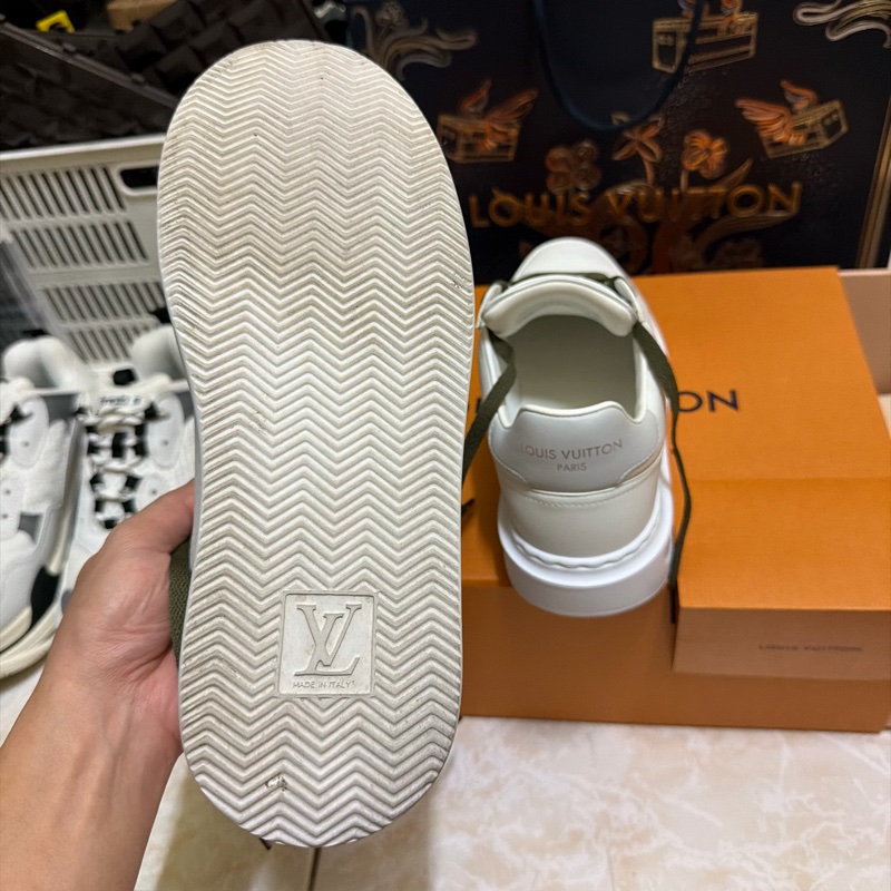 LV限量星鑽小白鞋（高雄漢神巨蛋購入）-11