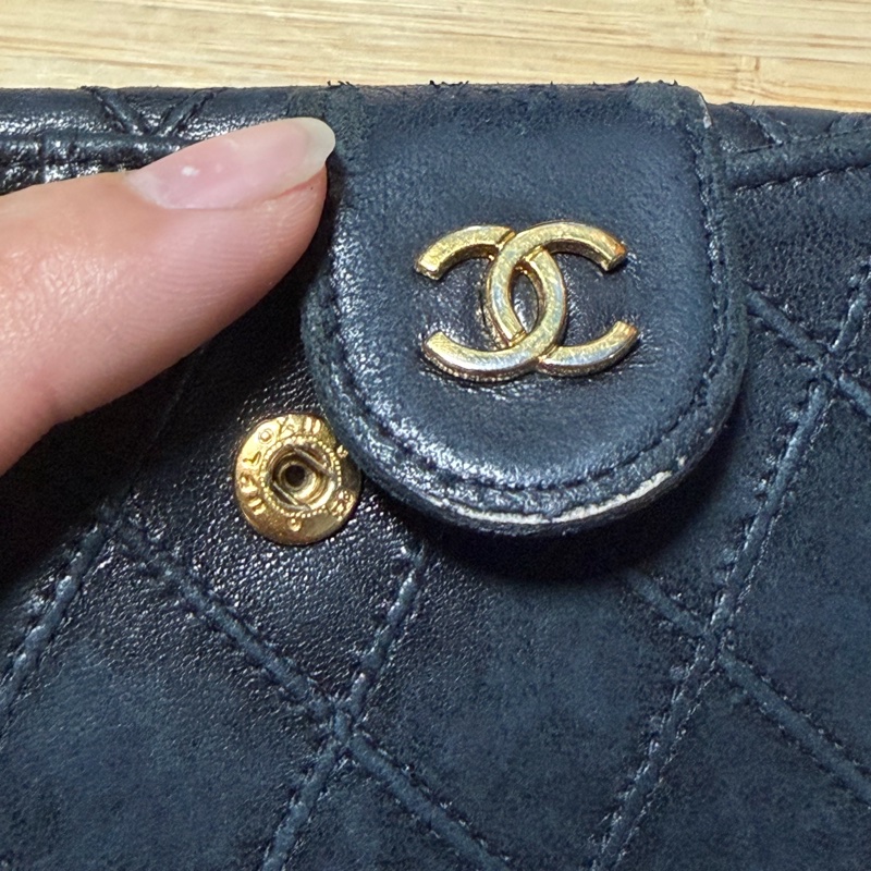 中古二手Chanel雙面小羊皮黑金短夾 1996-1997-17