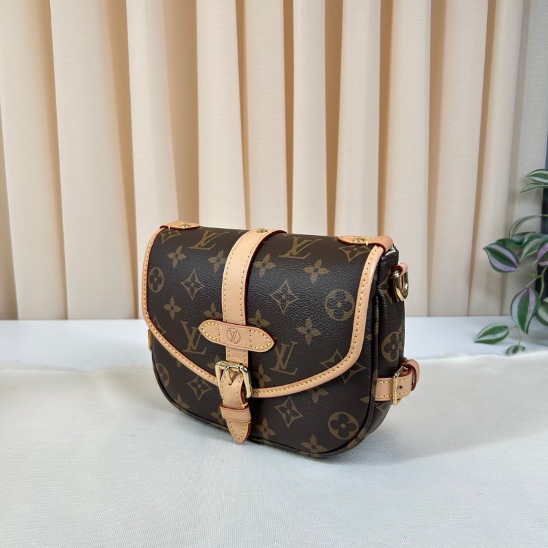 LV路易威登Saumur BB雙子星馬鞍包  經典老花 棕色塗層帆布拼牛皮 磁扣開合 肩帶可拆卸調節 手提斜挎單肩都可以 百搭實用  容量適中 日常通勤逛街都很合適-3