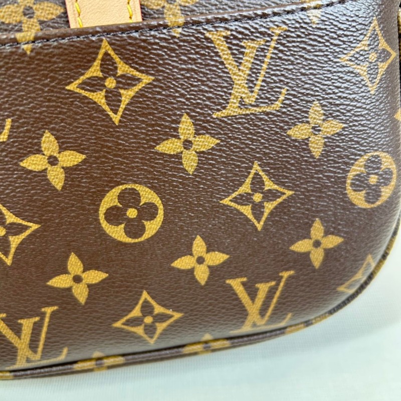 LV路易威登Saumur BB雙子星馬鞍包  經典老花 棕色塗層帆布拼牛皮 磁扣開合 肩帶可拆卸調節 手提斜挎單肩都可以 百搭實用  容量適中 日常通勤逛街都很合適-16