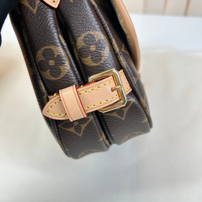 LV路易威登Saumur BB雙子星馬鞍包  經典老花 棕色塗層帆布拼牛皮 磁扣開合 肩帶可拆卸調節 手提斜挎單肩都可以 百搭實用  容量適中 日常通勤逛街都很合適-25