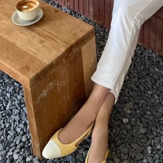 CHAMEL -小雞黃毛呢拼白色尖頭平底涼鞋-3