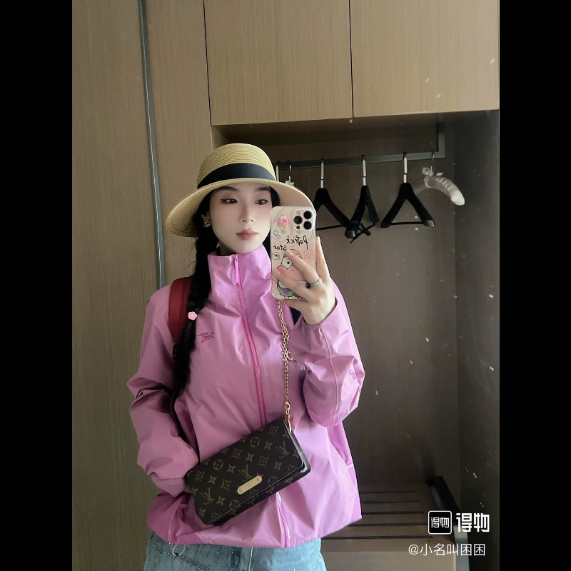 NJ nlw 專櫃價6.9折！LOUIS VUITTON Lily  芯片款 25年3月份購入 原膜在 經典棕色老花搭配可拆卸鏈條 翻蓋閉合塗層帆布 帆布包錢包腋下包-4