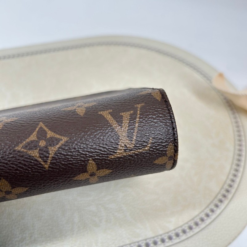 NJ nlw 專櫃價6.9折！LOUIS VUITTON Lily  芯片款 25年3月份購入 原膜在 經典棕色老花搭配可拆卸鏈條 翻蓋閉合塗層帆布 帆布包錢包腋下包-9