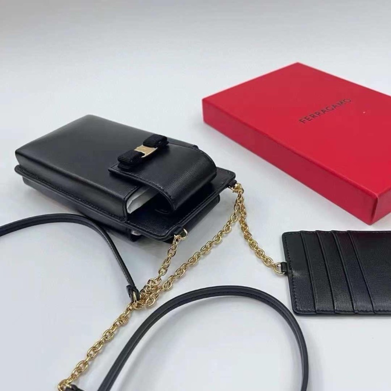 Ferragamo smartphone bag-3