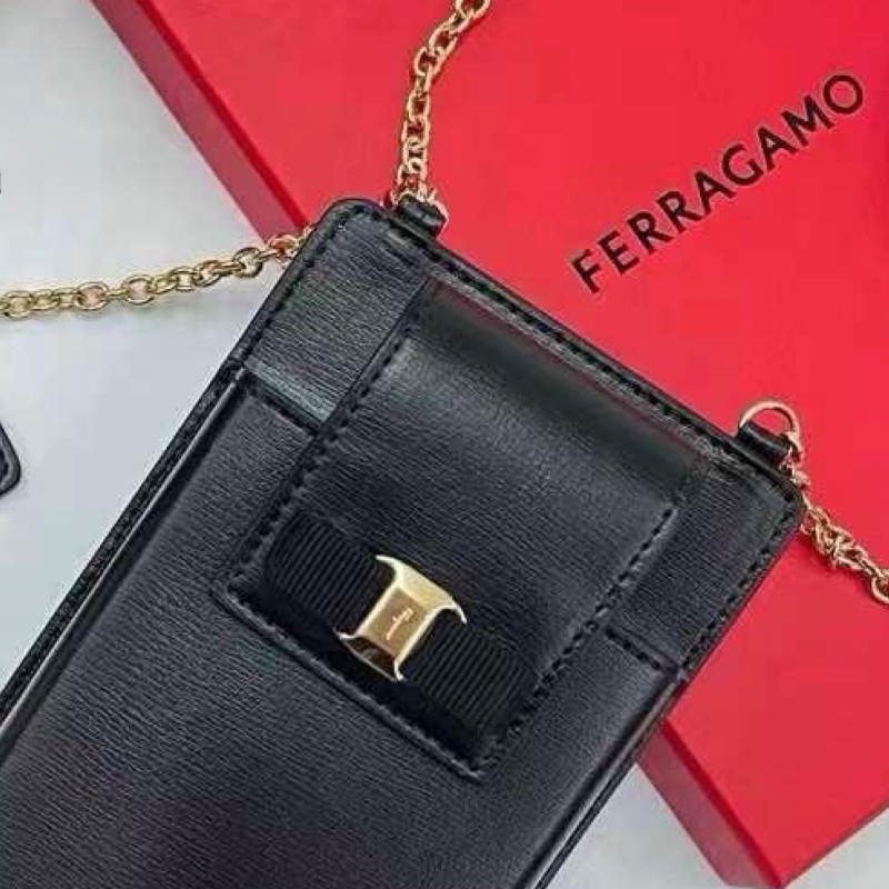 Ferragamo smartphone bag-4