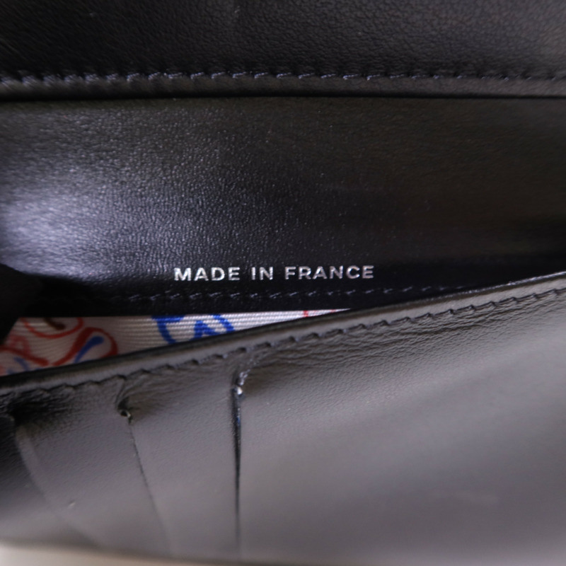 CHANEL 牛皮皮革Trifold Wallet銀扣錢包-16