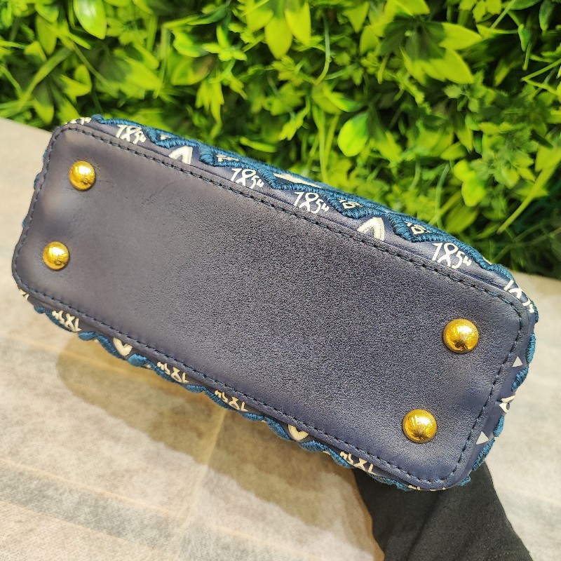 Louis Vuitton Capucines 1854 Mini-10