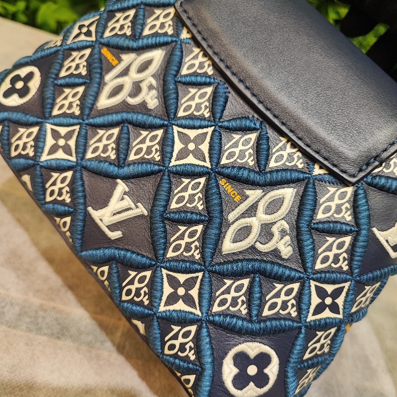 Louis Vuitton Capucines 1854 Mini-18