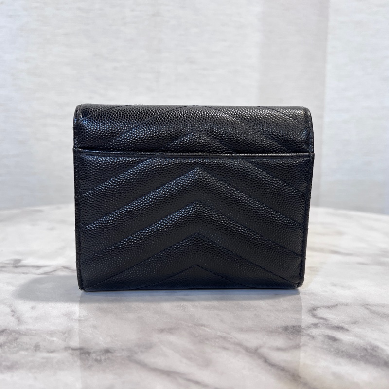 YSL 黑荔枝皮銀釦信封6卡短夾-1