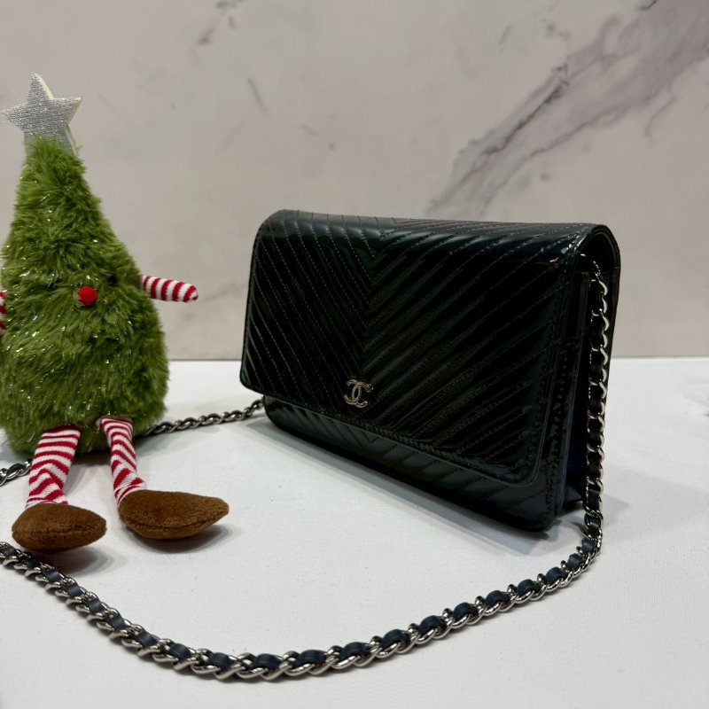 CHANEL 深藍漆皮WOC-2