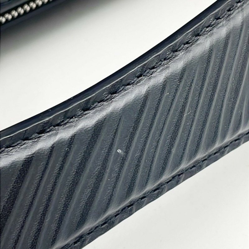 路易威登 Soft Polochon PM 手提包 M24324 黑色 Epi 皮革，男女款-5