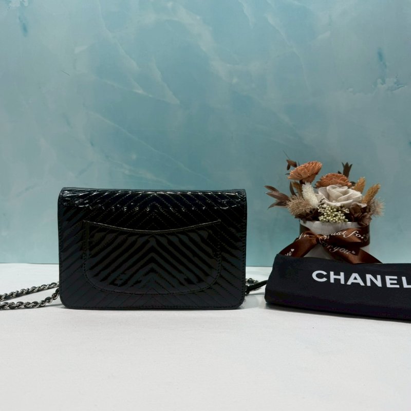 CHANEL 漆皮山型紋WOC-1