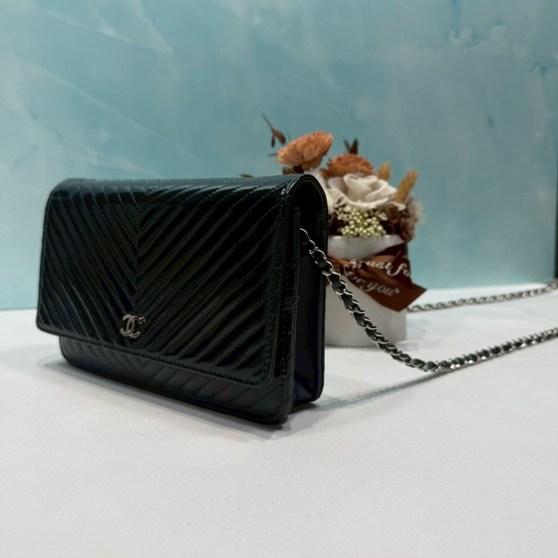 CHANEL 漆皮山型紋WOC-2