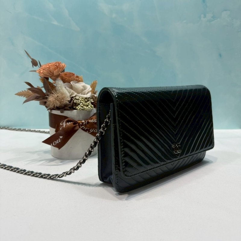 CHANEL 漆皮山型紋WOC-3