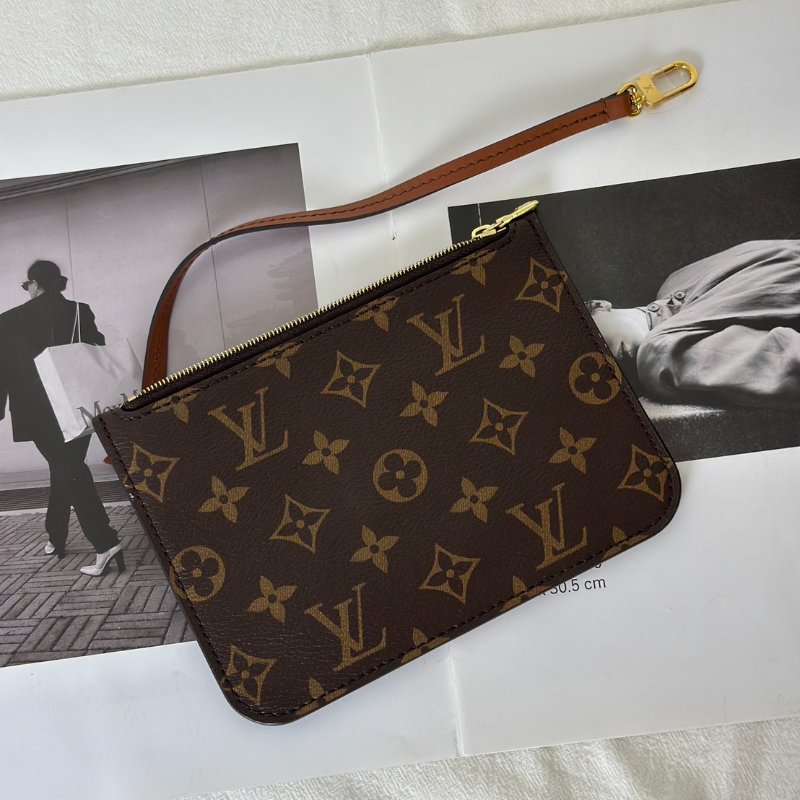 LOUIS VUITTON Loop hobo-4