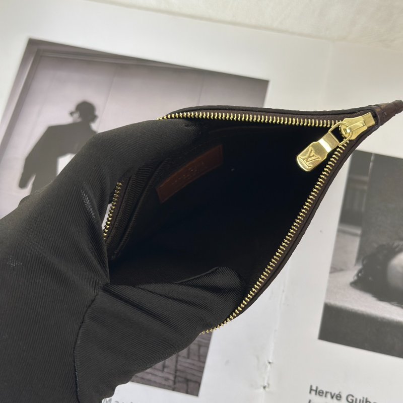 LOUIS VUITTON Loop hobo-6