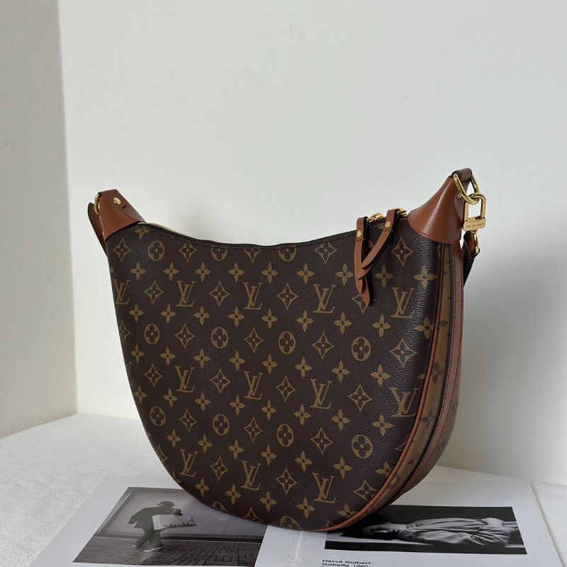 LOUIS VUITTON Loop hobo-14