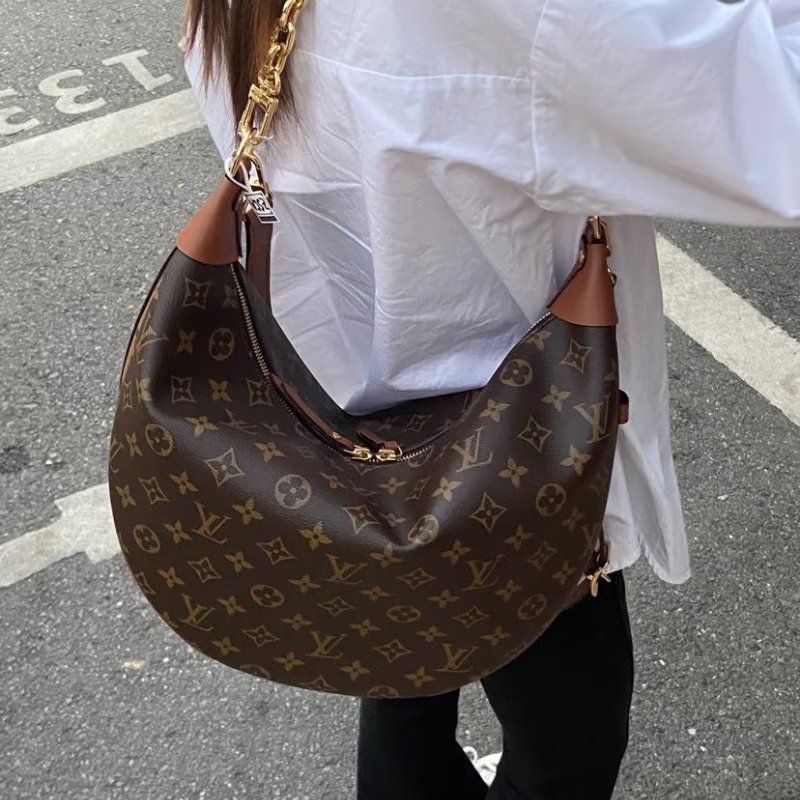 LOUIS VUITTON Loop hobo-16