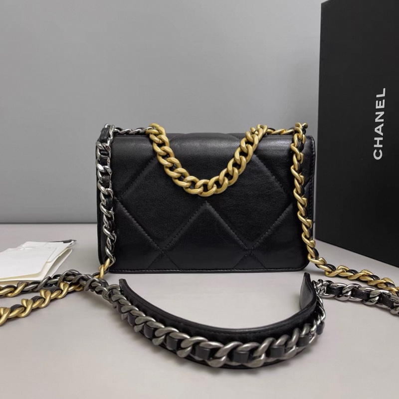 Chanel香奈兒19BagWOC 黑金全皮鏈條包-1