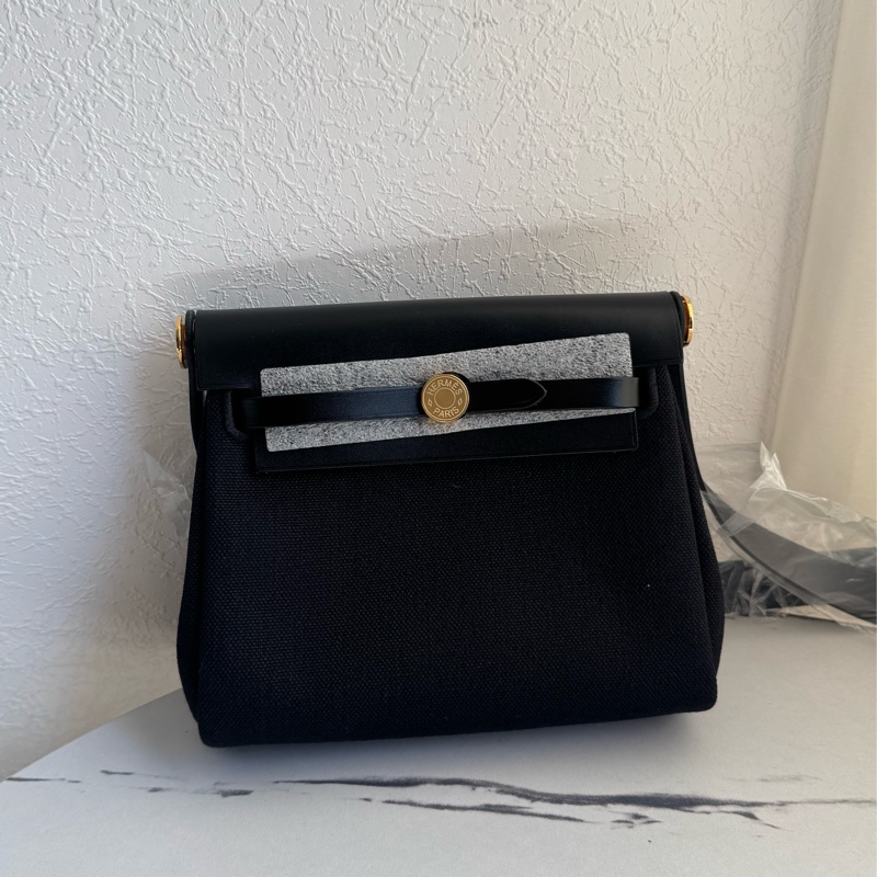 Hermes 黑帆布金釦mini herbag 真的超推薦✨✨-0