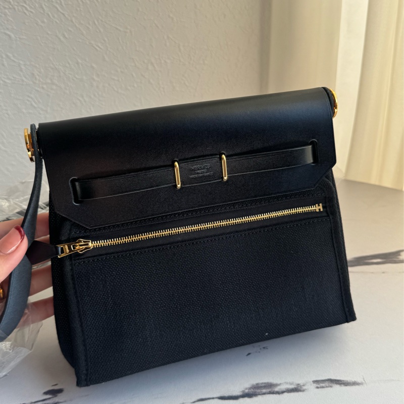 Hermes 黑帆布金釦mini herbag 真的超推薦✨✨-4
