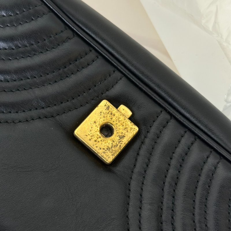 GUCCI Marmont Matelasse斜背包 - 22迷你黑金-5