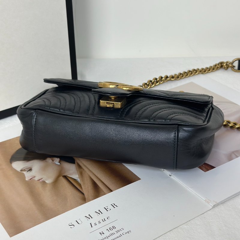 GUCCI Marmont Matelasse斜背包 - 22迷你黑金-9