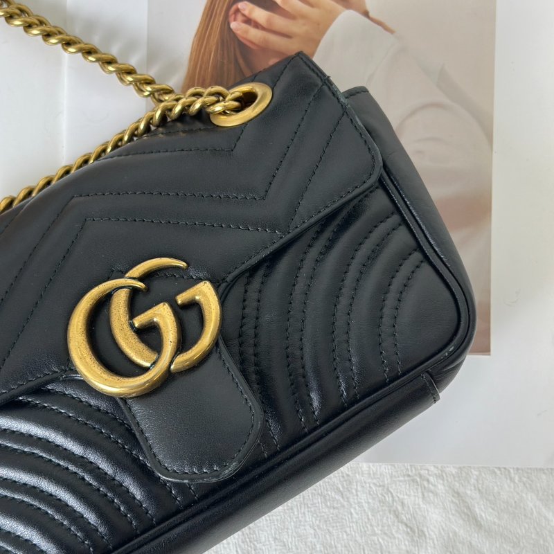 GUCCI Marmont Matelasse斜背包 - 22迷你黑金-11