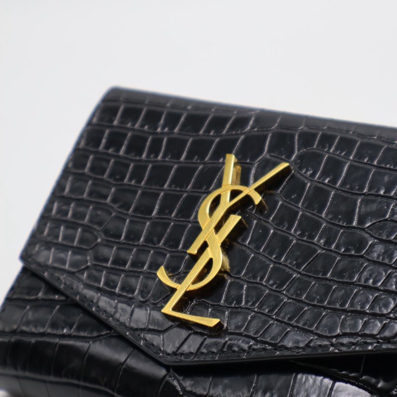 YSL 鱷魚壓紋雙折短夾-10