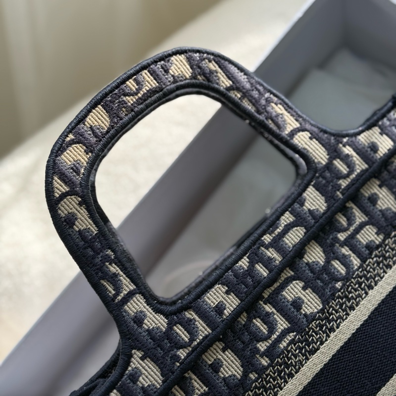 （台灣購證🇹🇼)Dior book tote 迷你托特包手提包-10