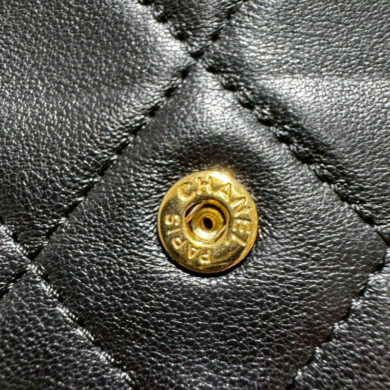 CHANEL 經典雙C菱格小羊皮長夾-22