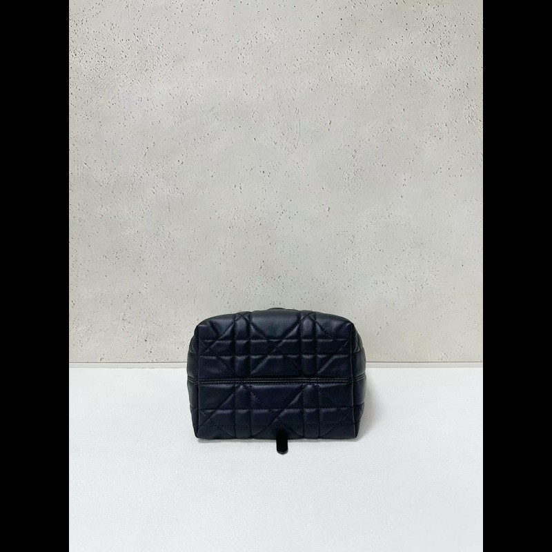 Dior 黑金toujours
藤格紋牛皮豎版nano購物袋-4